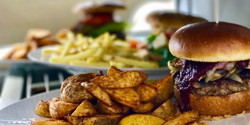 Mittagstischgerichte und die Specials im April