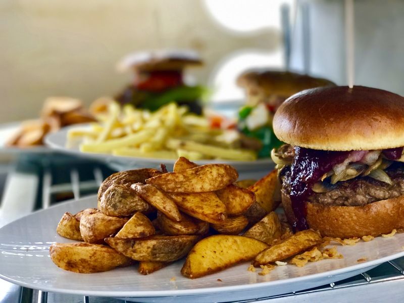 Mittagstischgerichte und die Specials im April