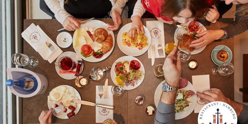 Jeden Sonntag & Feiertag - 10:00 - 12:15 oder 12:30 - 15:00